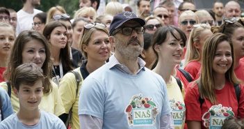 Ambasadaor Fabrici i Delegacija EU volontirali u akciji “Naš Beograd”