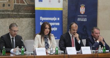 Fabrici: Nije dovoljno samo doneti zakone protiv korupcije nego ih treba primeniti i postići rezultate