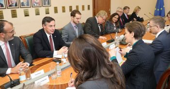 Mekalister i delegacija Evropskog parlamenta s premijerkom Srbije, ministrima